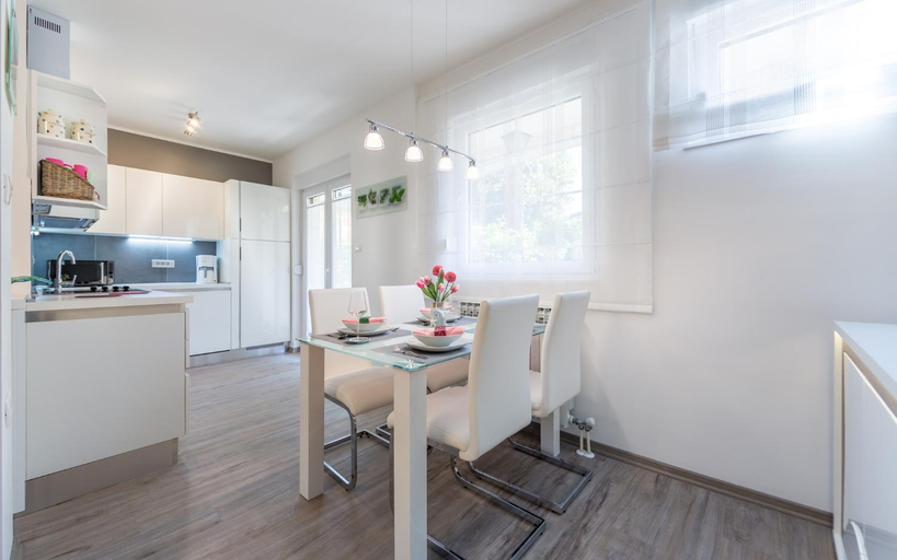 Others 2, Apartments Dujmic - 50m from the sea with private parking, Opatija/Veprinac