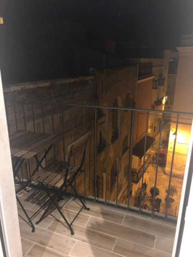 4, Macario Apartment in the Old Town, Bari