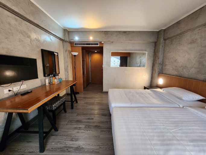 Bedroom 12