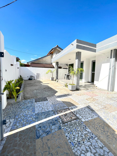 4, Villa meublee Cotonou fidjrosse 05 min de la plage, Cotonou