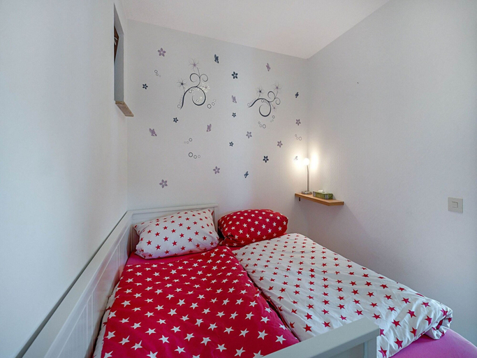 Others 2, Apartment in Medebach With Fenced Garden, Hochsauerlandkreis