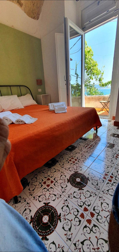 Others 3, B&B FISH, Salerno