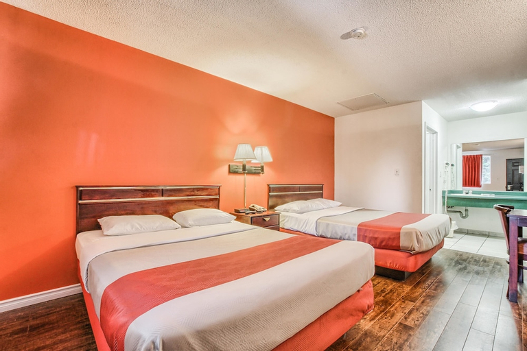 Bedroom 2, Motel 6-Windsor, ON, Essex