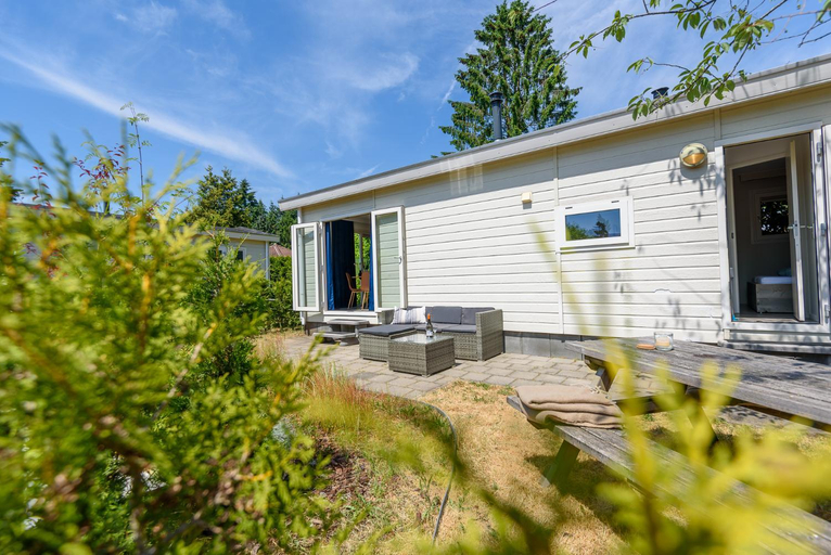 Exterior & Views 1, Rustig gelegen gezellig chalet op de Veluwe, Putten