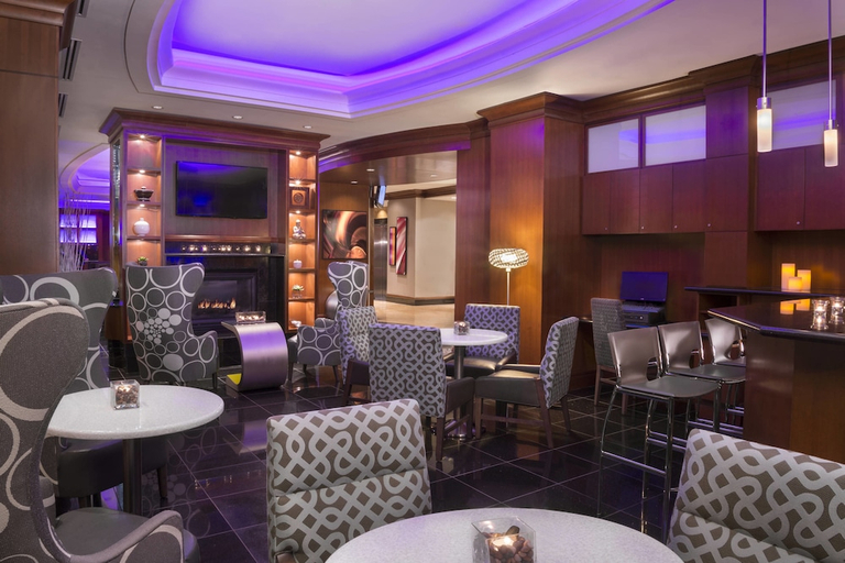 Food & Drinks 4, Residence Inn by Marriott Toronto Downtown / Entertainment District, Toronto