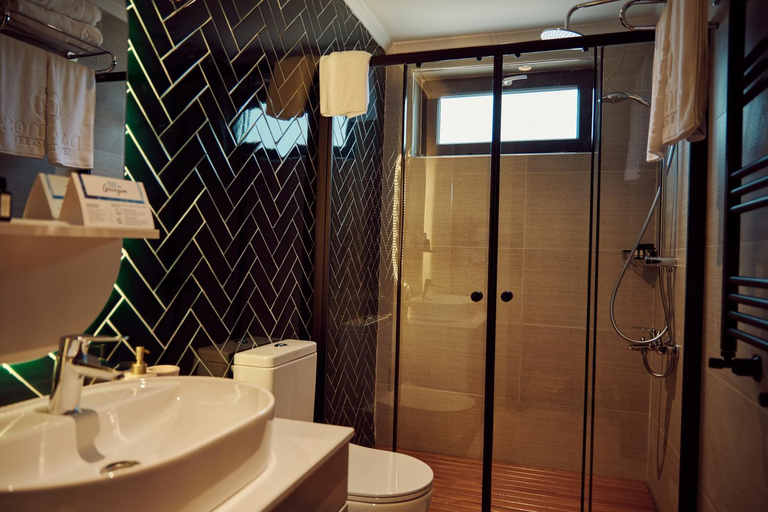 Bathroom 5, Parmos Otel, Erdek