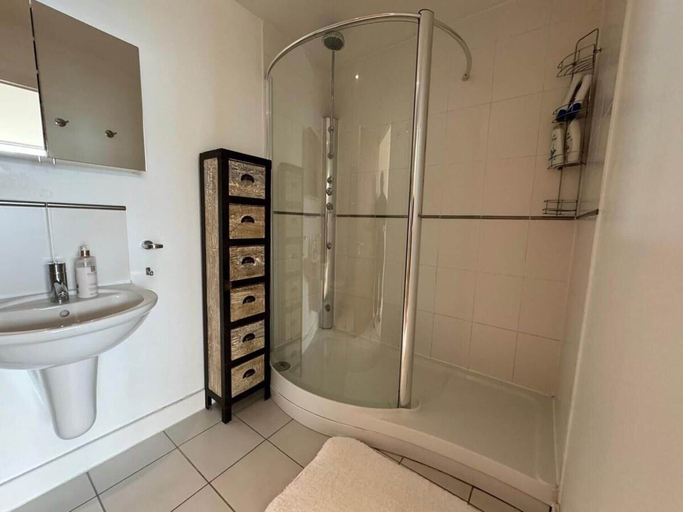 Bathroom 4, Royal Docks Luxury 3 Bedroom Apartment, London