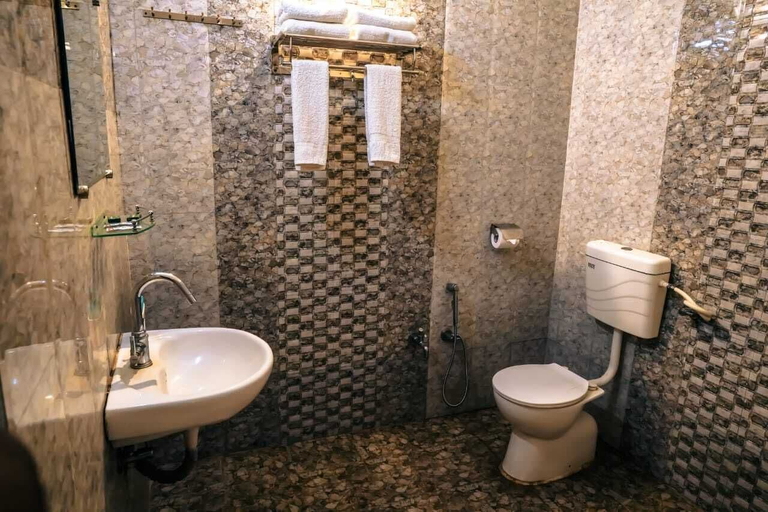 Bathroom 3, Kingfisher resorts, Mandla