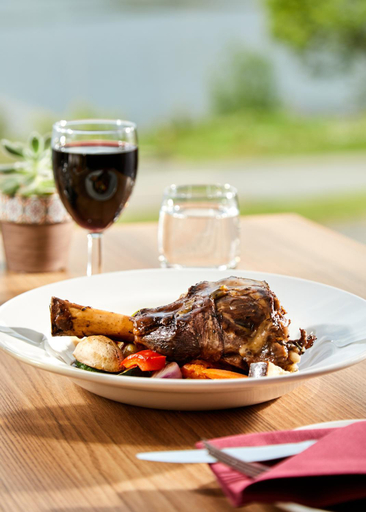 Food & Drinks 5, Clan Macduff Hotel, Highland