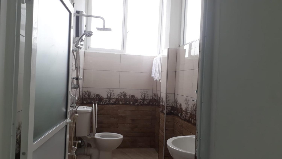 Bathroom 3, Kandy Fortress- Free Pick up From Kandy City, K.F.G. & G. Korale