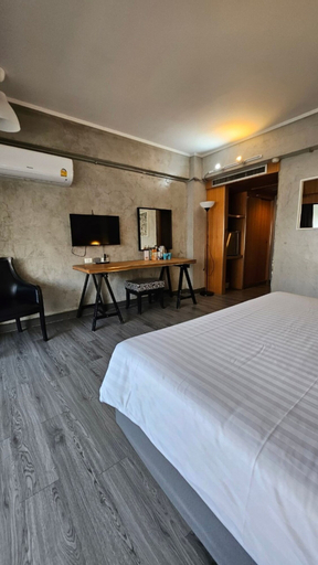 Bedroom 25