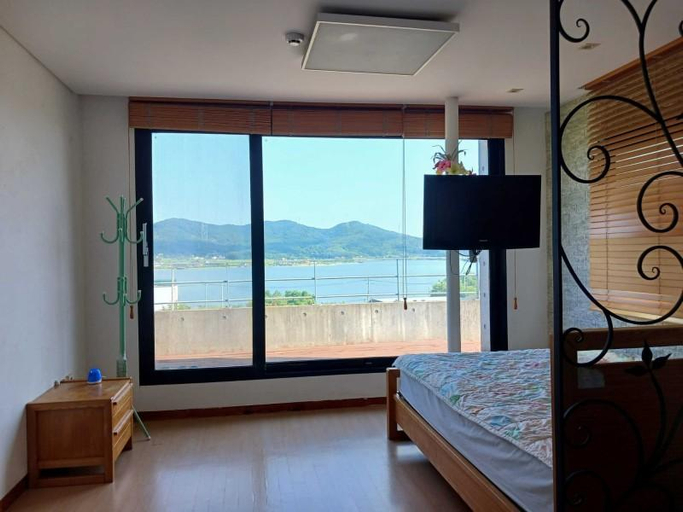 Bedroom 2, Ganghwado Hyeyum Pension, Ganghwa