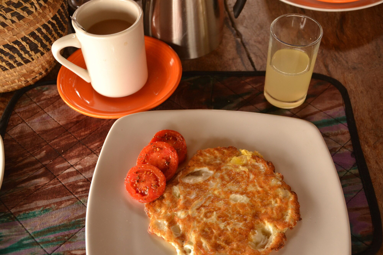 Food & Drinks 5, Topi Lodge, Kinkiizi