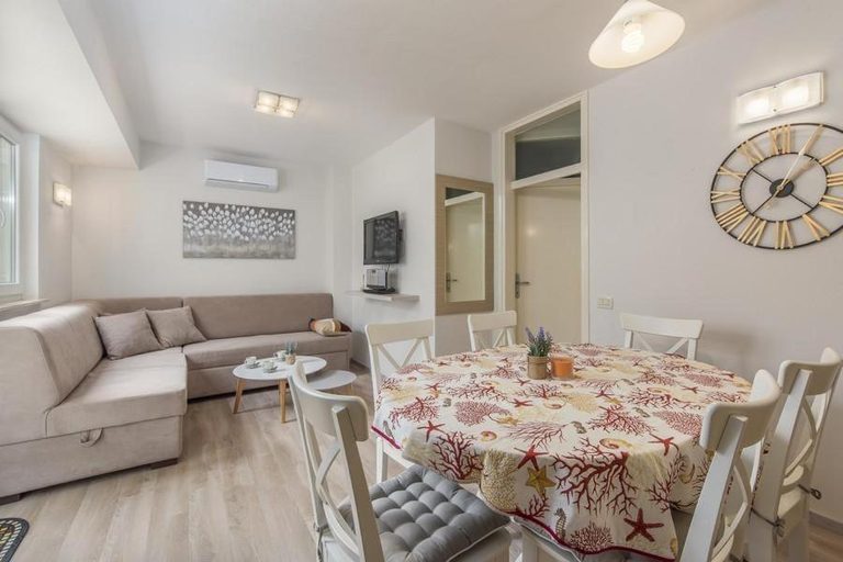 Others 4, Apartment Ida, Novigrad