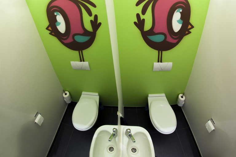 Bathroom 2, KaBa Hostel, Oost-Vlaanderen