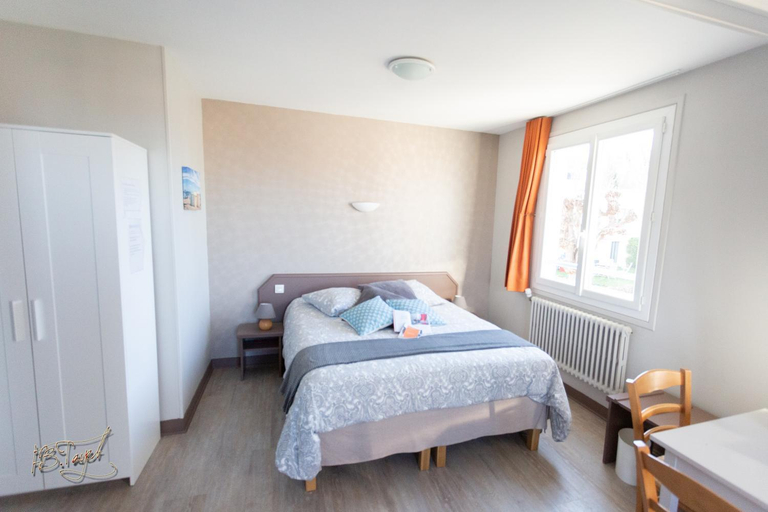 Bedroom 3, Hotel la piscine, Calvados