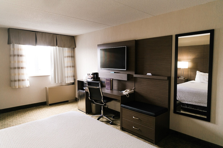 Bedroom 2, Superior Inn Hotel and Conference Centre Thunder Bay, Thunder Bay