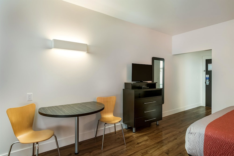 Bedroom 3, Motel6 Moncton, NB, Westmorland