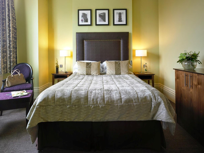 Bedroom 26