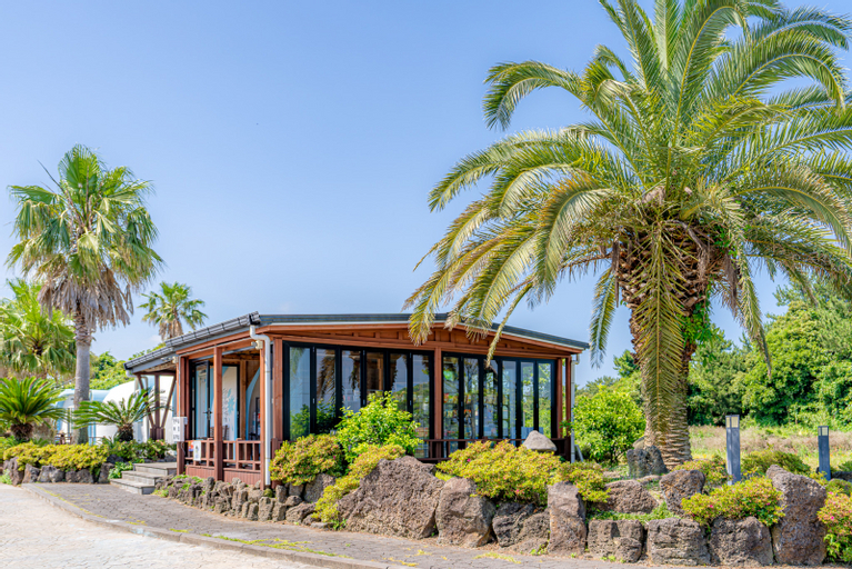 Exterior & Views 1, Seogwipo Olredom Pension, Seogwipo