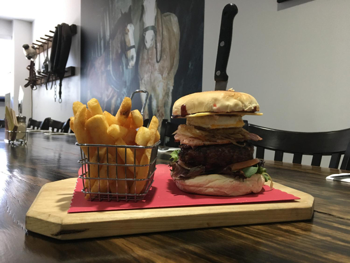 Food & Drinks 5, Pit Pony Hotel, Bowen