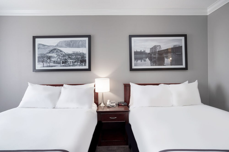 Bedroom 3, Sandman Inn Kamloops, Thompson-Nicola