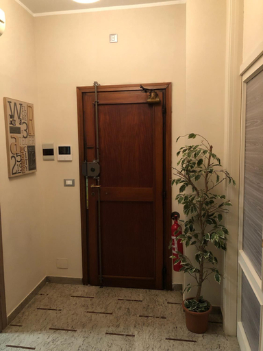 Others 5, Casa Gianduia davanti al Grattacielo, Torino