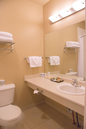 Bathroom 3, Bcminns Hinton, Division No. 14