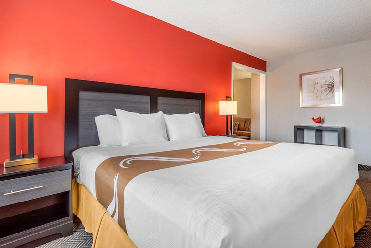 Bedroom 2, Quality Inn & Suites Mississauga Toronto Airport West, Peel