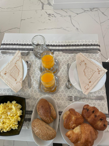 Others 5, B&B PeRnotti, Bari