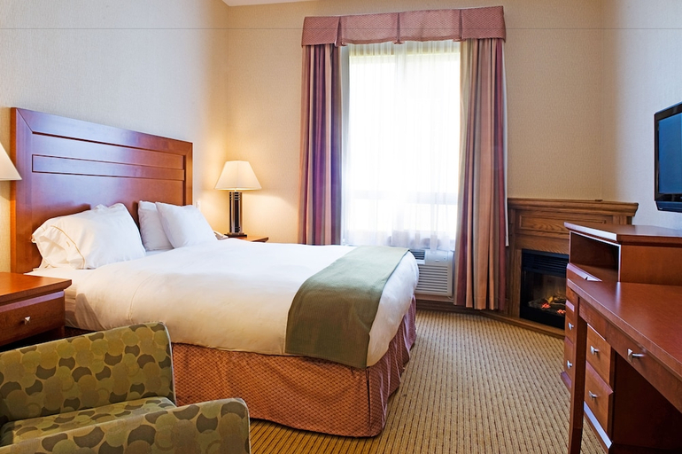 Bedroom 4, Holiday Inn Express GRANDE PRAIRIE, Division No. 19