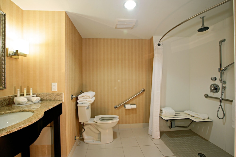 Bathroom 2, Newmarket Hotel and Suites, York