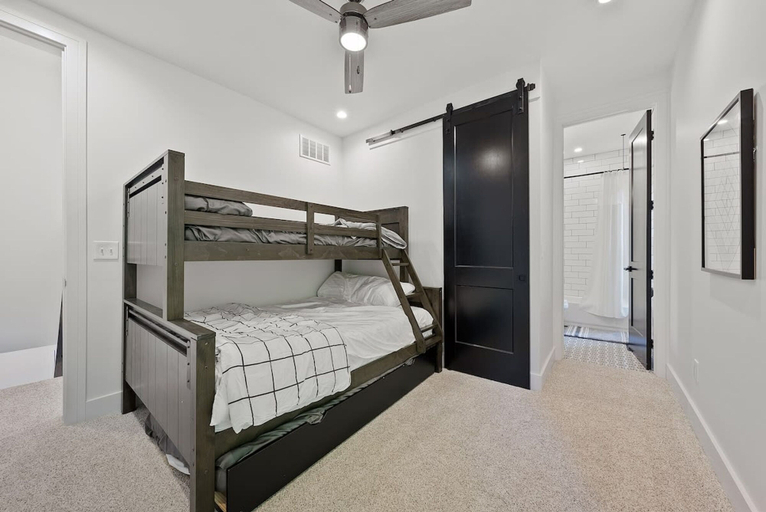 Bedroom 2, New Lux 3bed 3 5bath Short North, Franklin