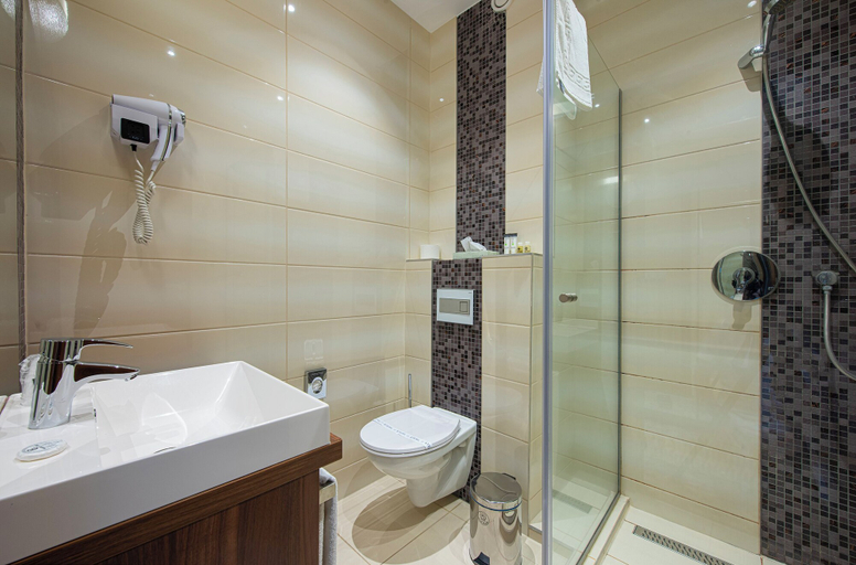 Bathroom 5, Outlet Hotel Polgár, Polgár