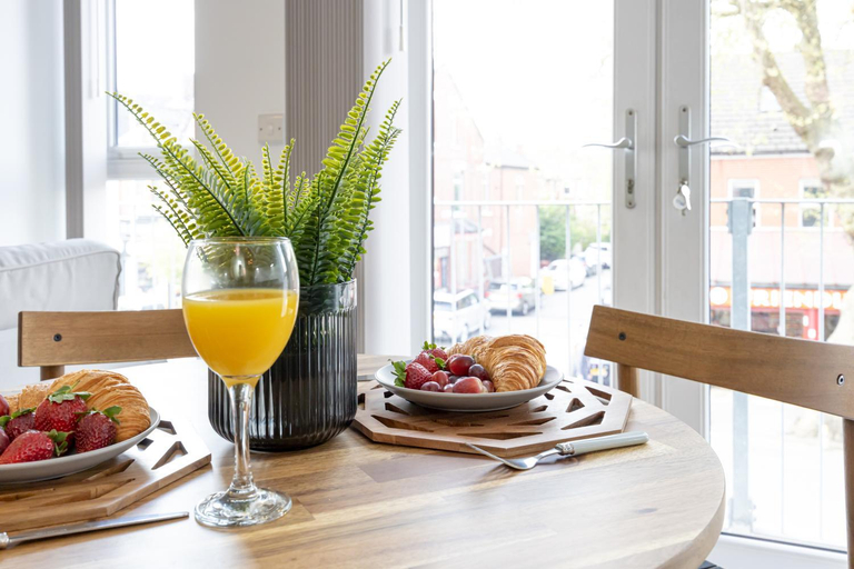 Others 5, The Chorlton, Trafford