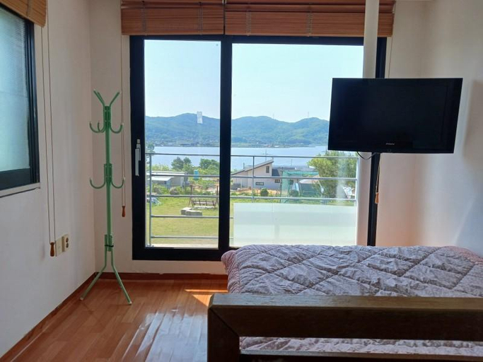 Bedroom 3, Ganghwado Hyeyum Pension, Ganghwa