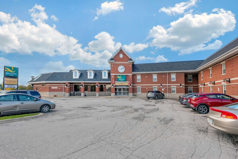 Exterior & Views 2, Village Inn & Suites, Lambton