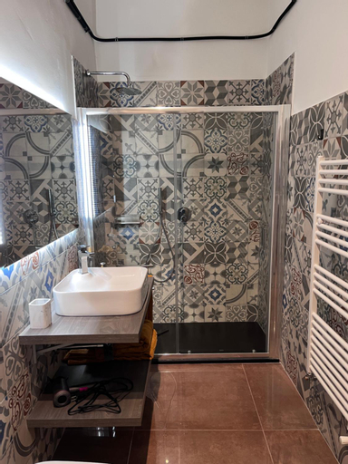 Bathroom 9