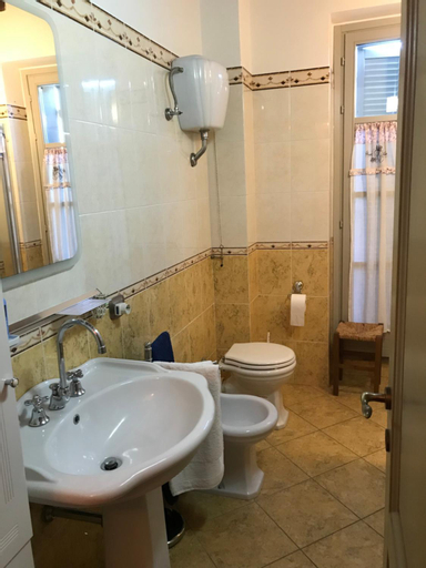 Bedroom 5, Villa Maria, Perugia