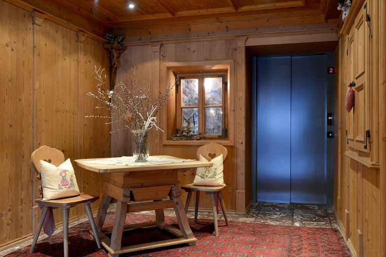 Others 4, Hotel Schwarzer Adler, Schwaz