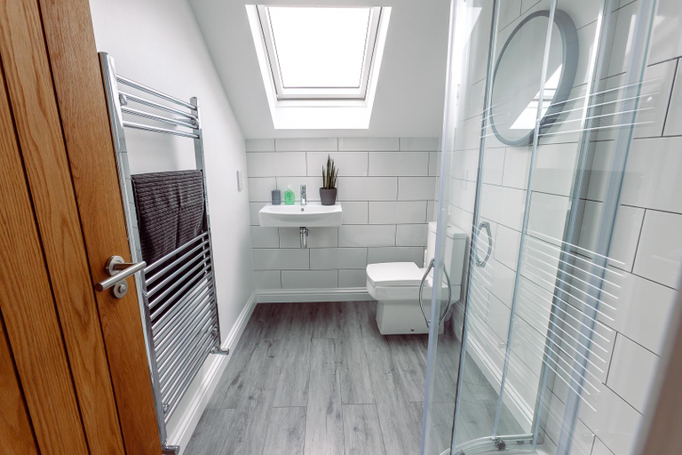 Others 3, Chute House, City Centre, 4bed, 2.5bathroom, Devon
