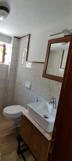 Bathroom, Garden Guest House, Përmetit