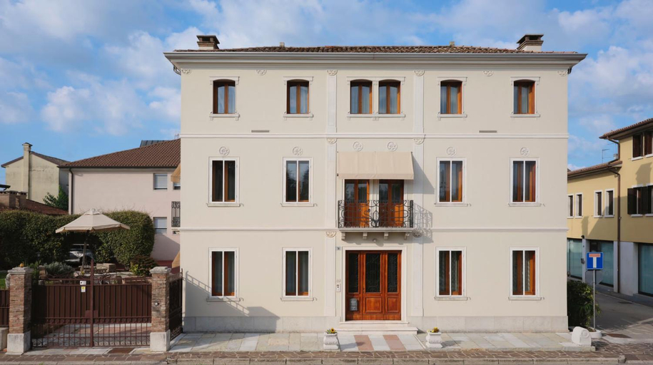 Others 3, VILLA MARGHERITA, Treviso