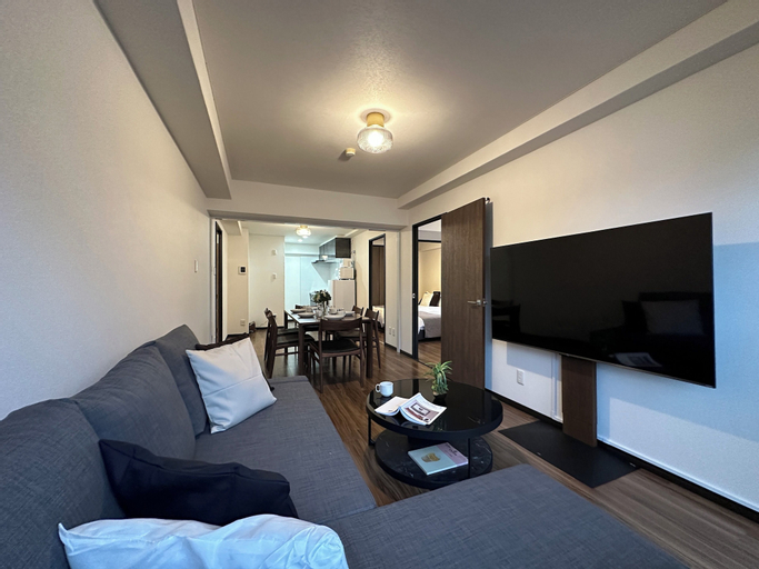 Earl's Court 801, Hiroshima