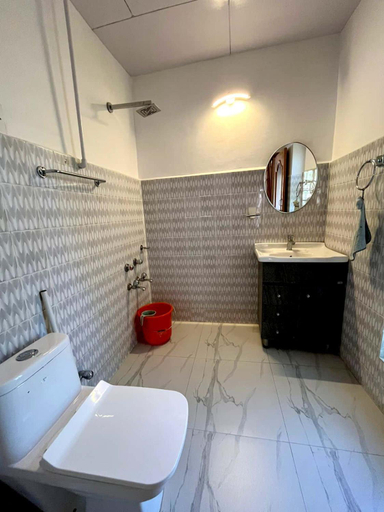 Bathroom 1, Hotel Namgyal Villa, Leh