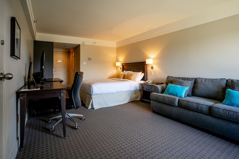 Bedroom 3, Manoir Des Sables, an Ascend Collection Hotel, Memphrémagog