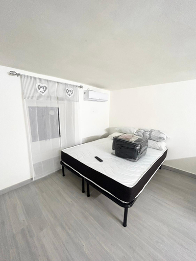 5, PONTENUOVO 6e8 HOUSE, Napoli