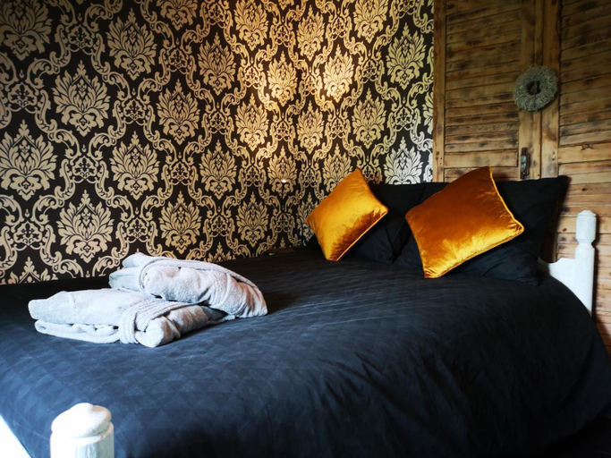 Bedroom 3, Casa Leone near Bruges with jacuzzi & parking, West-Vlaanderen