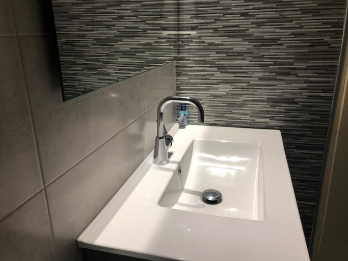 Bathroom 2, Menelaos Family Apartments, Crete
