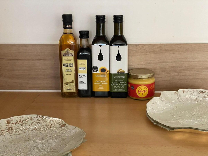Food & Drinks 5, Royal Docks Luxury 3 Bedroom Apartment, London